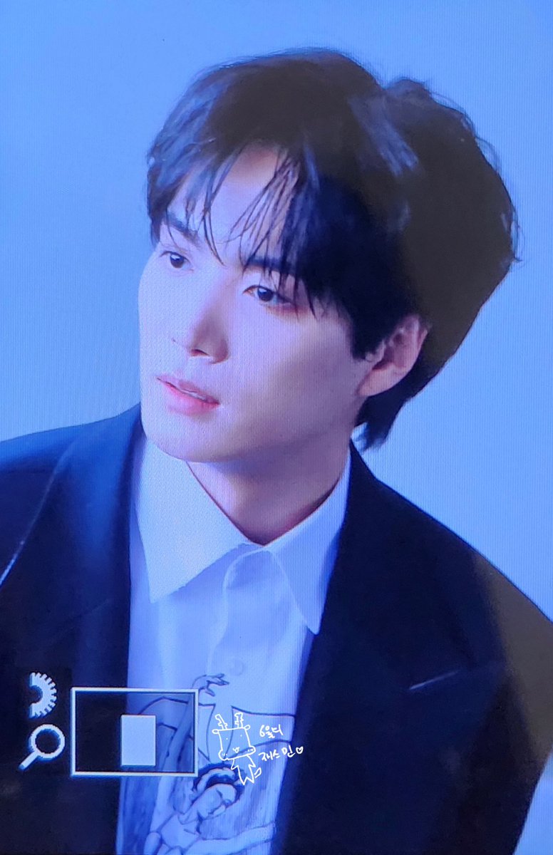 jasmine_of_june's tweet photo. 230909 서울패션위크 프리뷰

왕자님 점심 드세용 ~

#김종현 #kimjonghyeon  #jonghyeon  
#쩨부기 #종현이의_재스민 https://t.co/iYeBJBq6Yu