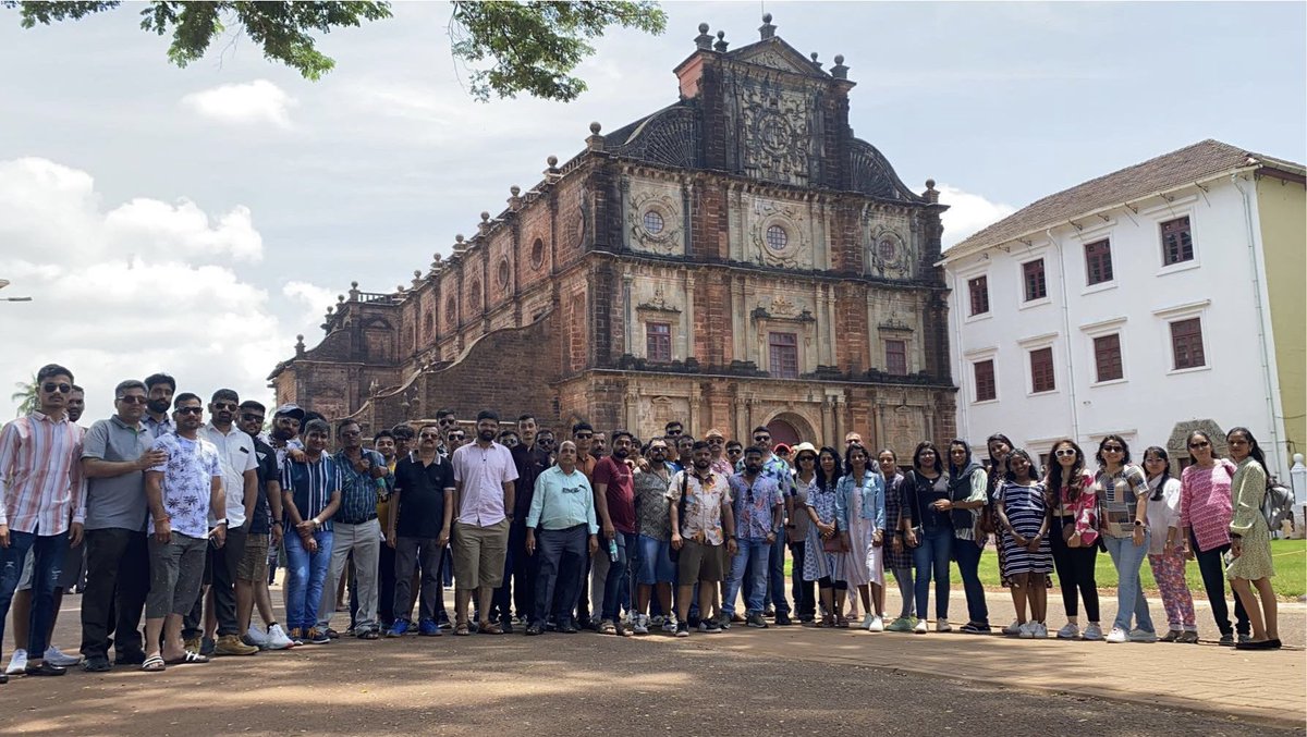 dhara_khakharia's tweet image. Dear Visionary Leaders of The Pushpak Logistics,

Thank you for the amazing company trip. It was amazing to see all the beautiful places we visited as a team. You pulled us together and gave us an experience of a lifetime.I will remember it for the rest of my life.🤩
#Goatrip🌴