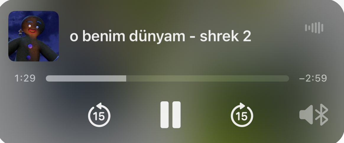 anyelaedhu's tweet photo. herkesin müzik zevkinin yanında benim kulaklıktan dışarı yansıyan melodi https://t.co/8gvv0Z60sA