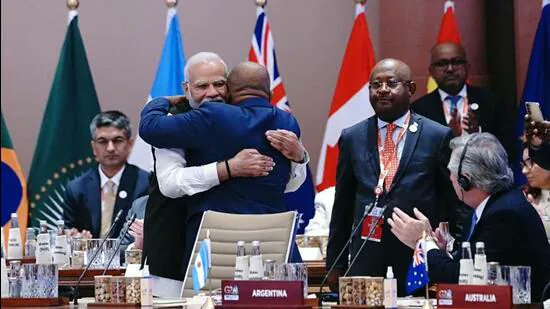 Le G20 vient d'entériner, par la voix du Premier Ministre  de l'Inde, <a href="/narendramodi/">Narendra Modi</a>,  l'admission de l'<a href="/_AfricanUnion/">African Union</a> en son sein.  Au nom du continent africain, je remercie très sincèrement tous les pays membres du <a href="/g20org/">G20 South Africa</a> pour cette admission historique.