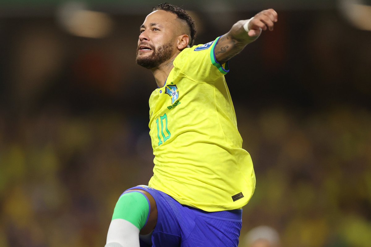 TSDesporto's tweet photo. 🔥 Foi feita história: Neymar ultrapassou Pelé na lista dos melhores marcadores da seleção brasileira. São agora 79 os golos pela canarinha, contra os 77 do Rei Pelé. https://t.co/lnFS5Fl9Uw