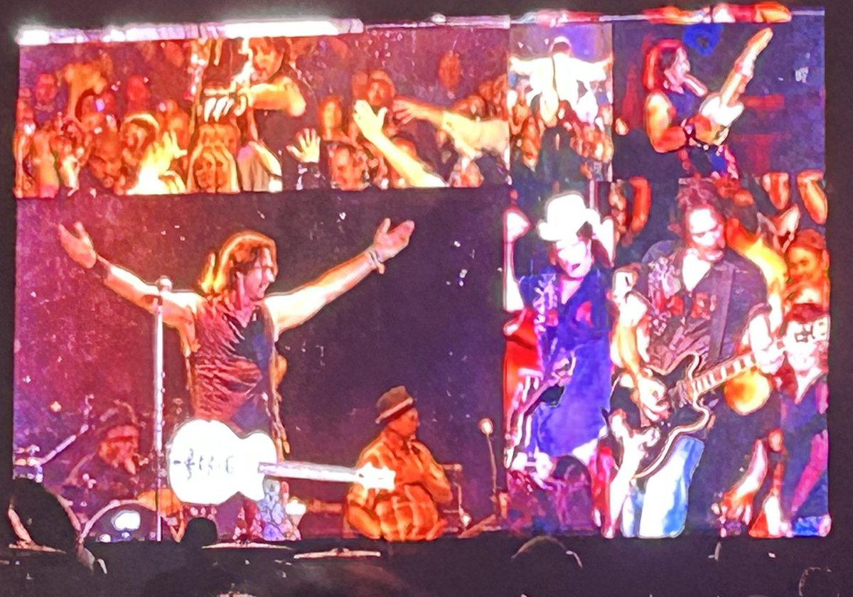Rick Springfield, The Hooters and Tommy Tutone. Great show, and I’ve gotta say The Hooters really impressed me the most👍
Rick is the rock star I expected, and Tommy still sounds great