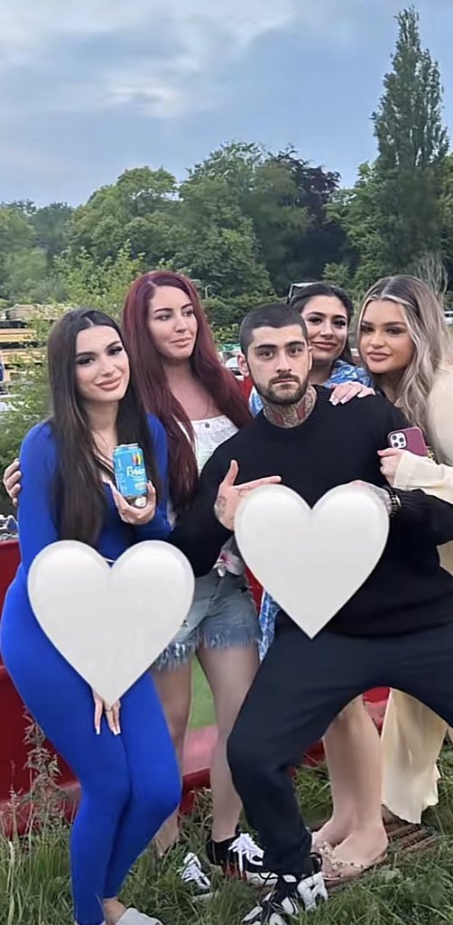zaynsthread's tweet photo. same vibes 🪐 https://t.co/rx8Ys87XPi