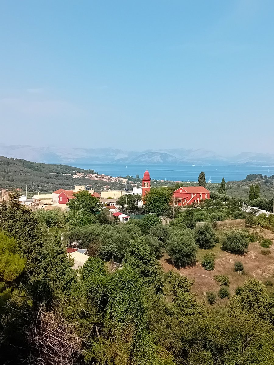 σαββάτο διάλεξα λοιπόν για να αποχωρήσω, την πέτρα μαύρη έβαψα πίσω μου να την ρίξω.. αξία μα και νόημα πλέον δεν βρίσκω άλλο, την έμπνευση σε ποίημα 'one last time' να βάλω.. κλείνοντας φυλλαράκια μου, το δίστιχο σας δίνω, χάρηκα που σας 'γνώρισα' - μα τώρα σας αφήνω.. 🍃🌿🍁