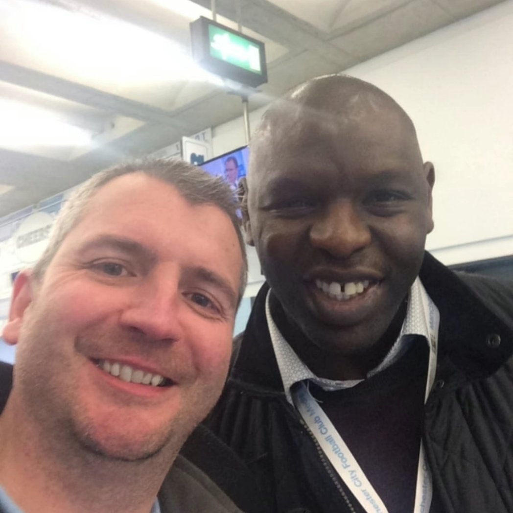 milvetsosc's tweet photo. Some of our members meeting Shaun Goater!
Feed the Goat and he will score!!
#GOAT𓃵 #MCFC #goater #mancityosc #ManCity https://t.co/UOYMW21HiE
