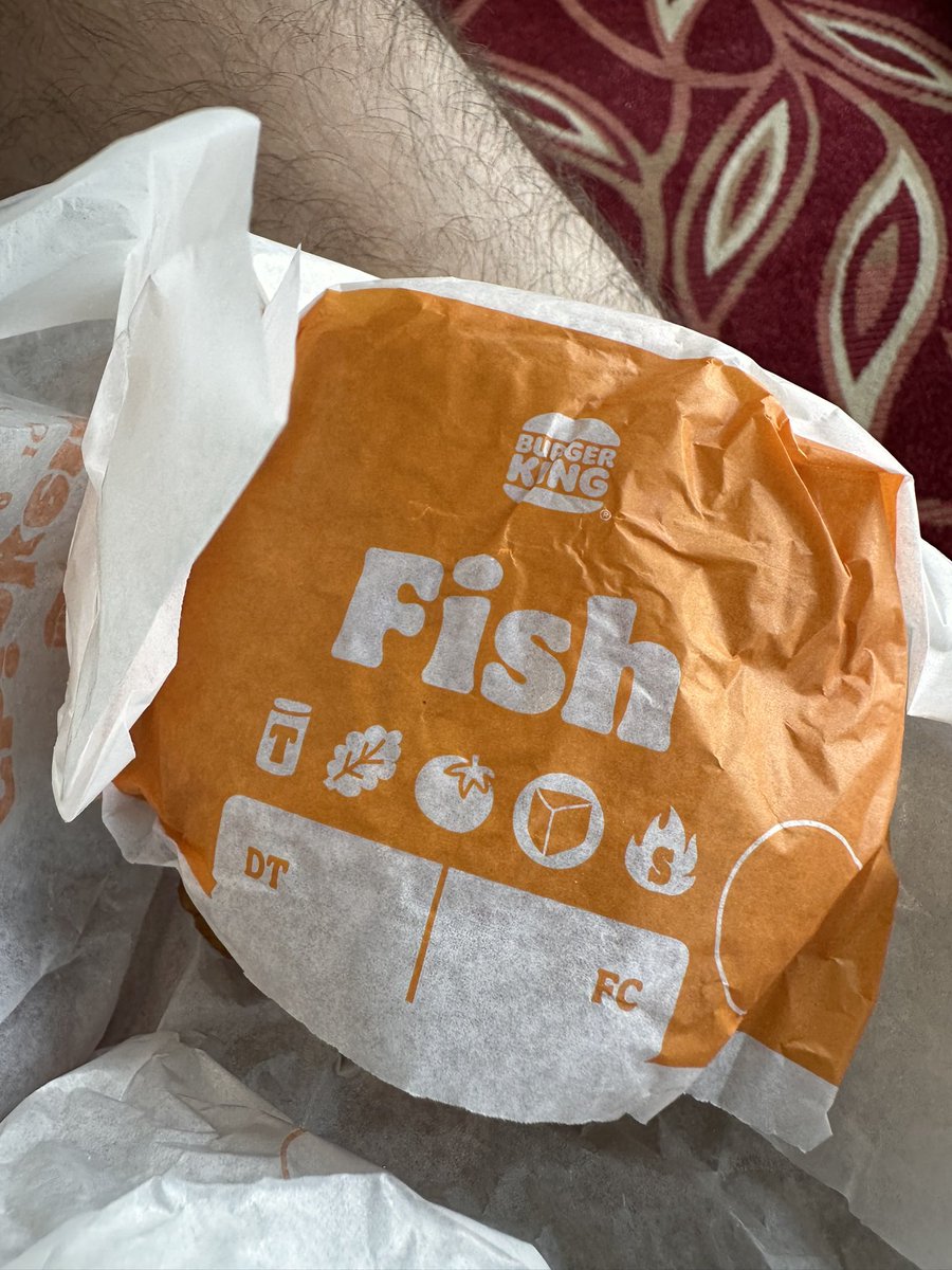 BizJetBlogger's tweet photo. @MalaysiaAirways My flight, 788 from KUL to BLK is so far delayed 3 hours. Your staff just came around with a BK, which was nice. However, nobody said it was fish. I have a serious fish allergy, I could have been very ill if I’d opened upside down and taken a bite https://t.co/KLlgmT5Z4m