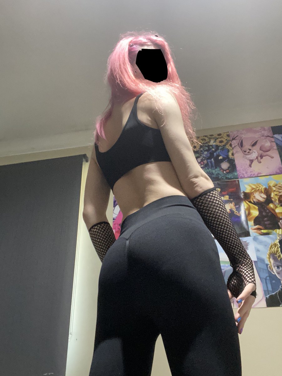 HozoMiyaki's tweet photo. femboy workout stream about to start come say hi here https://t.co/SwPbkHE678 come have a workout or just chill #femboy #femboyfitness #fitnessgirl #fetness #workoutmotivation #workout #cuteboy #bi #bisexual https://t.co/qJRs8dOWIi