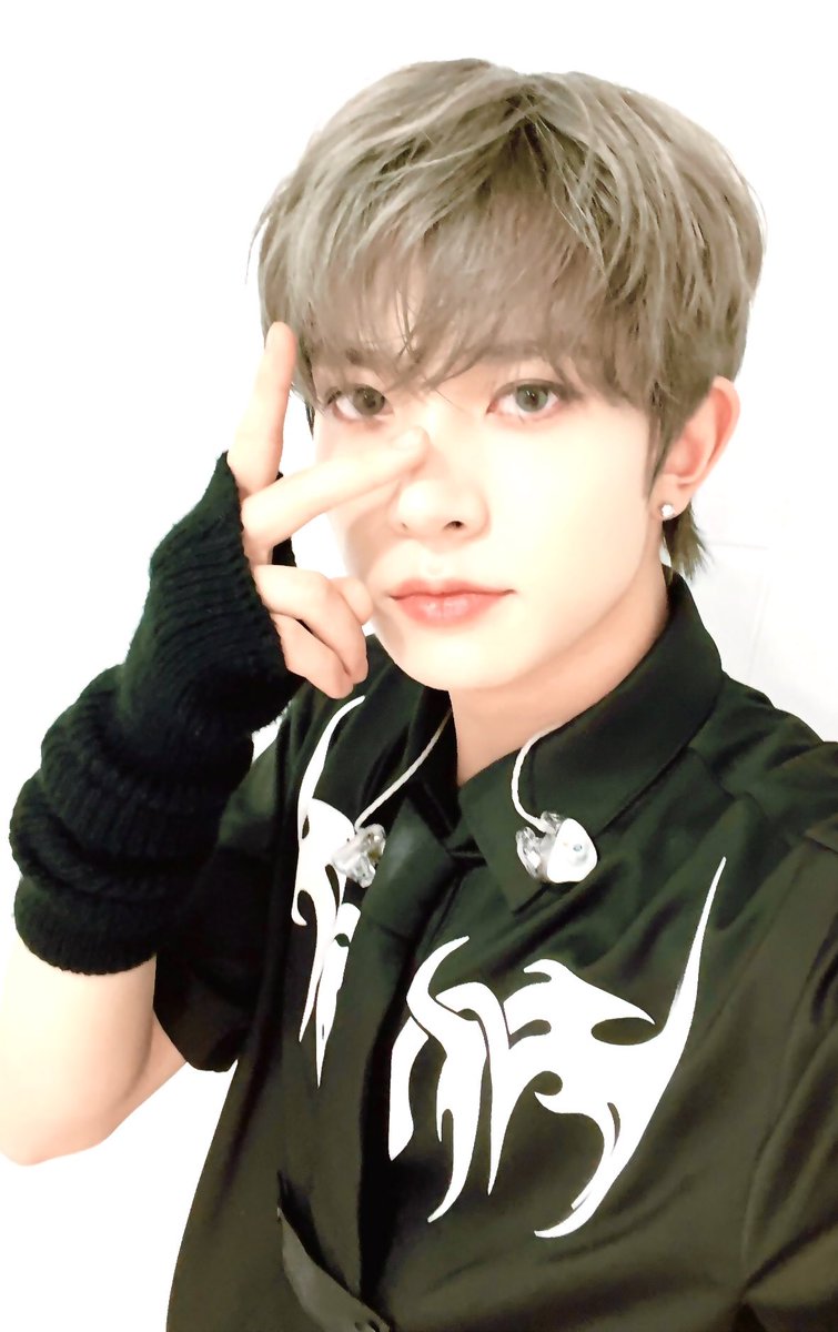 lhstunning's tweet photo. 🖤⛓️

#ENGENESelcaDay #ENSD #ENHYPEN_HEESEUNG https://t.co/Or6vGRCsEG