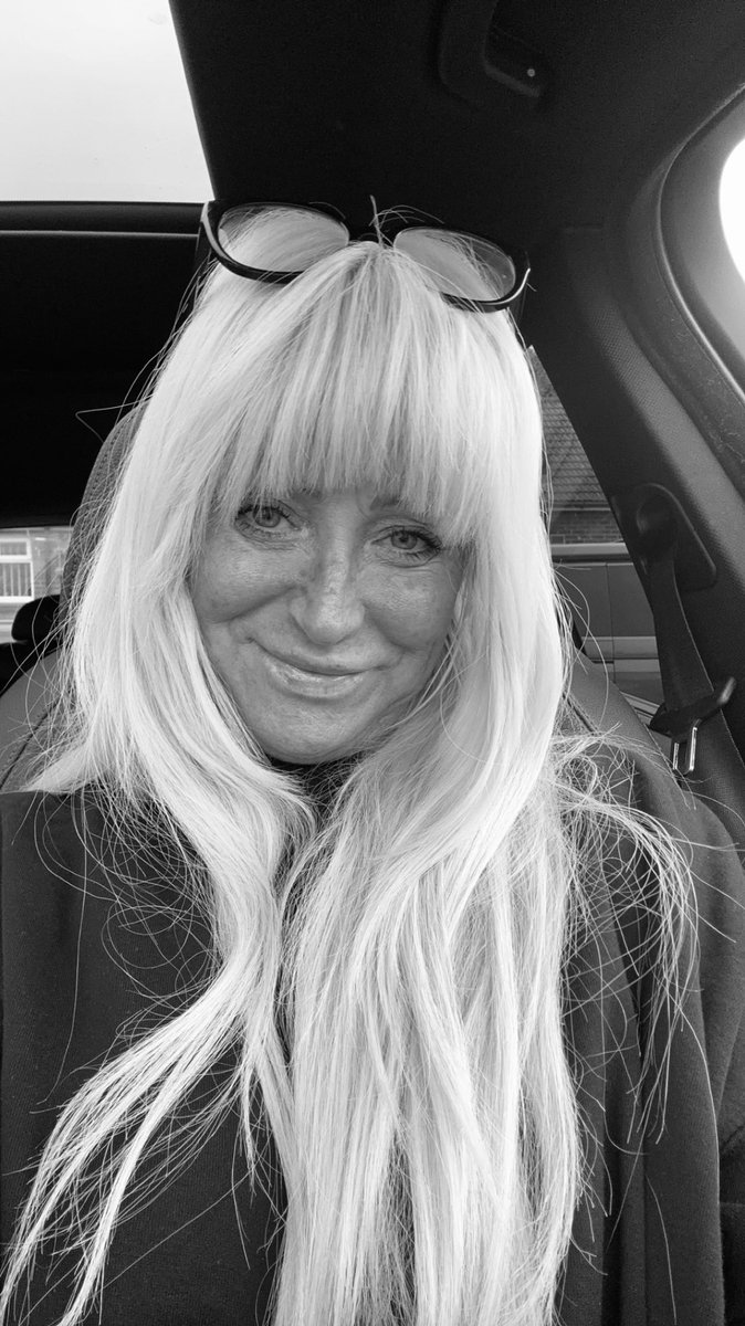 Missyyy2222's tweet photo. Good morning you lovely lot &amp; stalkers alike🤭❤️have a fabulous Saturday 👏🏻🙌🏻I’m up to start the day 🙌🏻messy hair &amp; do care &amp; love it all the same🤪❤️much love from me as always☕️🥰😘 https://t.co/HgeXY9KEJQ