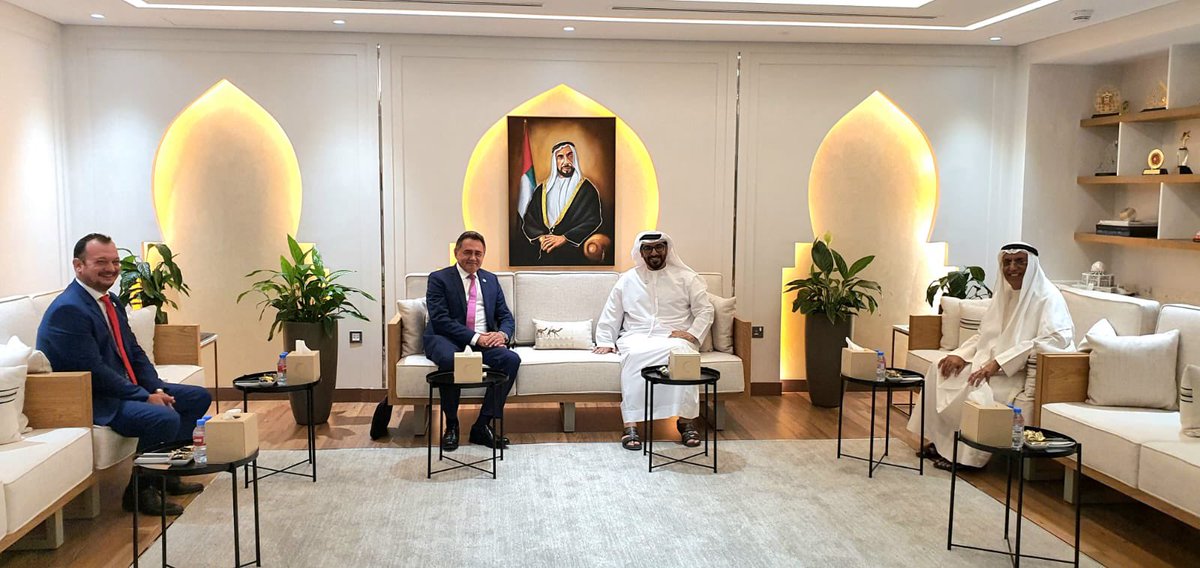 SimonMissiri's tweet photo. Emirates Red Crescent is the key humanitarian organization in the UAE. IFRC Dubai hub since 2000 is a pillar of the global response mechanism and @IHC_UAE Thank you Secretary General @emiratesrc for productive discussion on strengthening @ifrc and @emiratesrc cooperation. https://t.co/qfRIK1ovue
