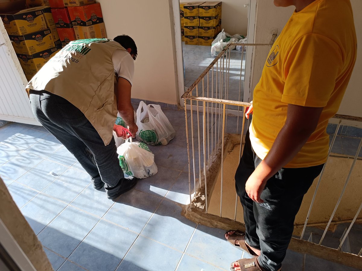 yesilli_umut's tweet image. #Yeşilli #UmutKervanı olarak yetim ve muhtaç onlarca ailemize gıda yardımında bulunduk. Katkı sunan hayırsever kardeşlerimize teşekkür ediyoruz.
Fahiş fiyat artışları nedeniyle alım gücü daha da düşen yetim ve muhtaç ailelerimize yardımlar ulaştırmaya devam edeceğiz inşallah.