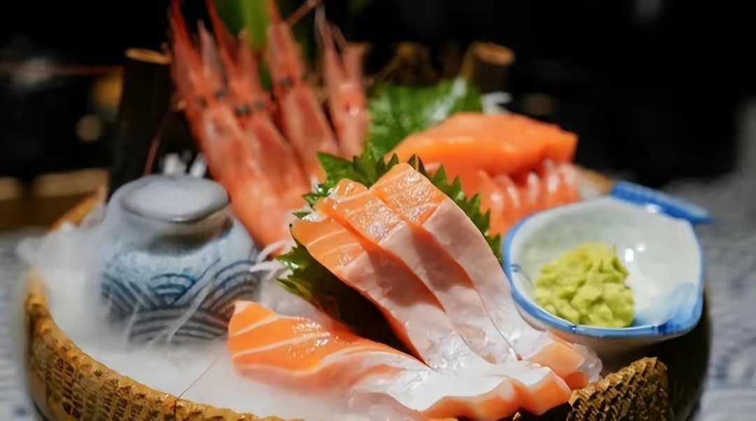 hello world tweet media