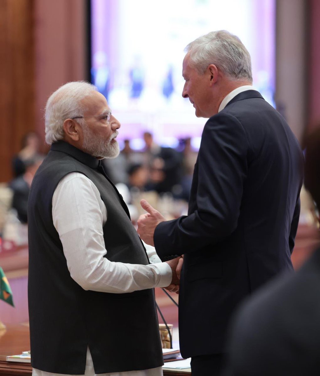 BJP4India's tweet photo. Prime Minister Shri @narendramodi with world leaders at #G20India https://t.co/9u2UPMxwvn