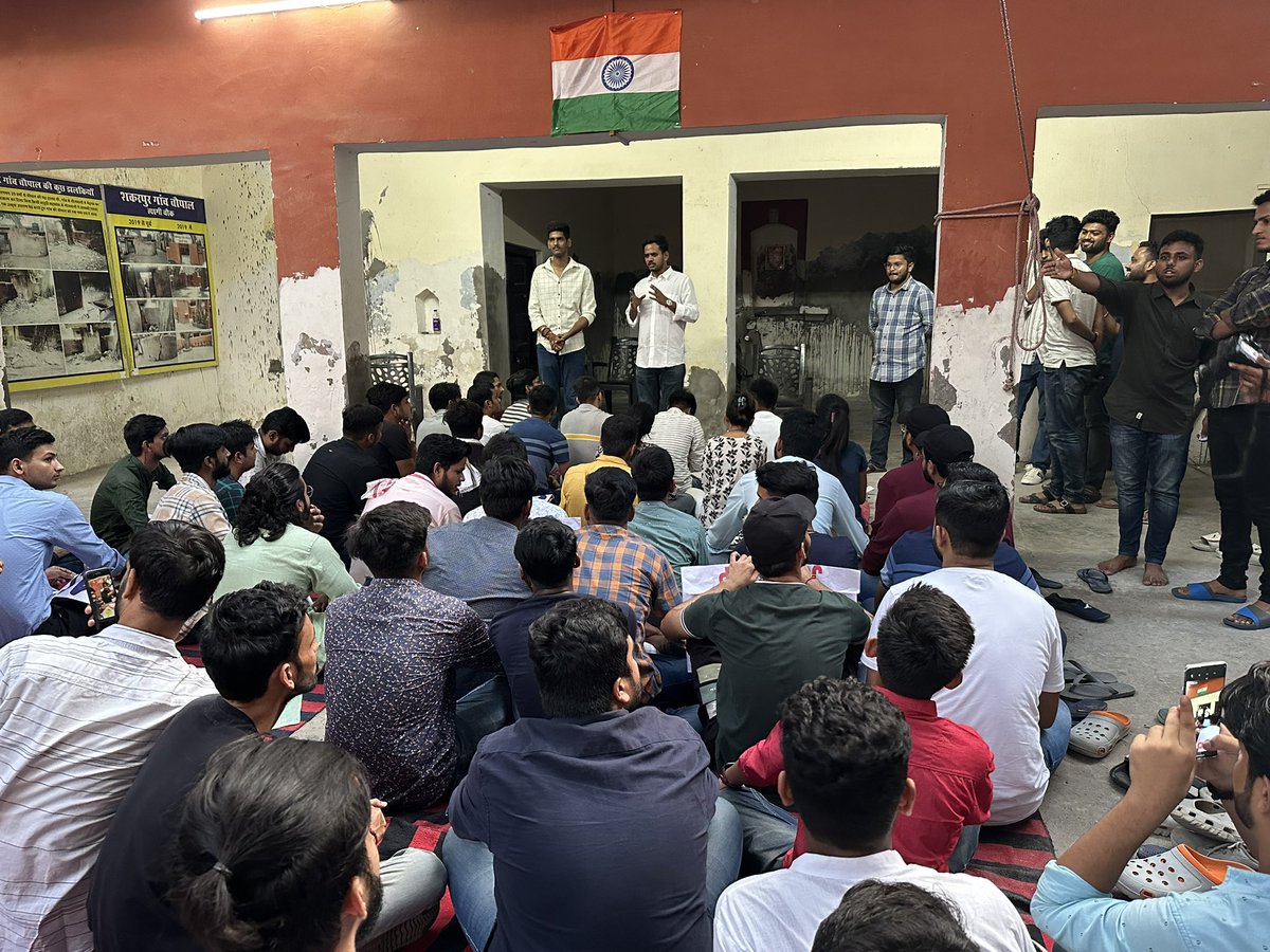 iSinghShashank's tweet image. संकल्प बोल के, हम तो निकल पड़े
हर द्वार खोल के, गगन कहे 
विजयी भवः
विजयी भवः

@ASHISHSINGHABVP