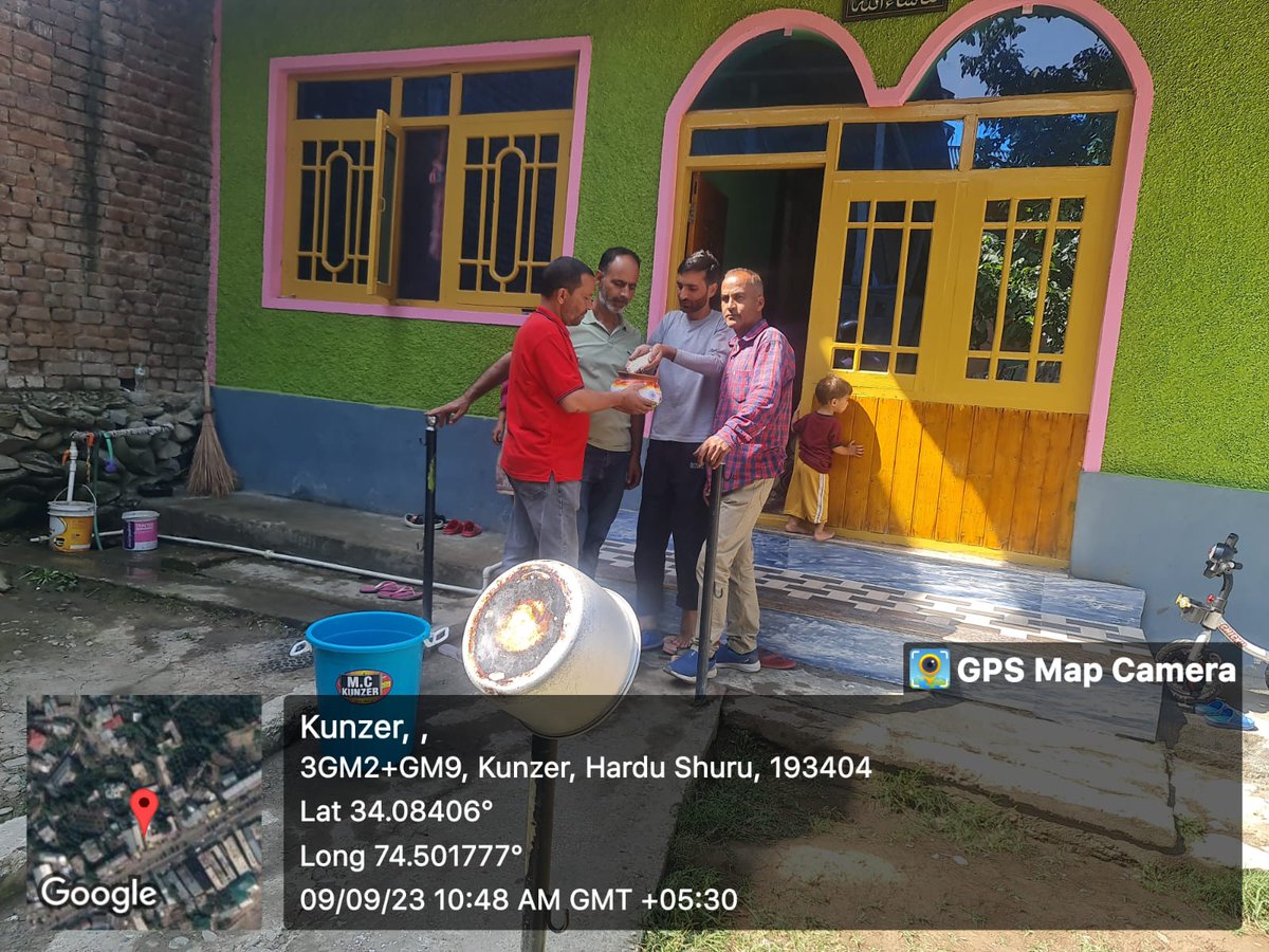 MCKunzer's tweet photo. #MeriMatimeraDesh 
Door to Door collection of Mati &amp; Rice from Ward No.01 of Municipal Commttee Kunzer.
#ULBkmr
#DCbla https://t.co/YHgDhyrq87