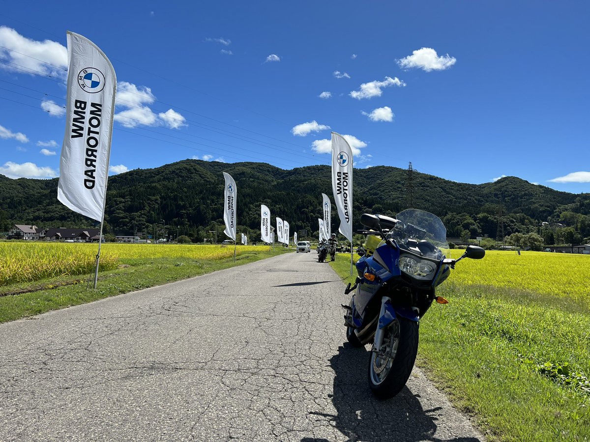 f800T's tweet photo. 久しぶりにモトラッドDAYに参加❗️
こんだけbmwが集まっているのにF800STは全然見ない。
もう絶滅危惧種だ😭
#BMWMotorradDays
#f800st https://t.co/RaQ4lup7MR