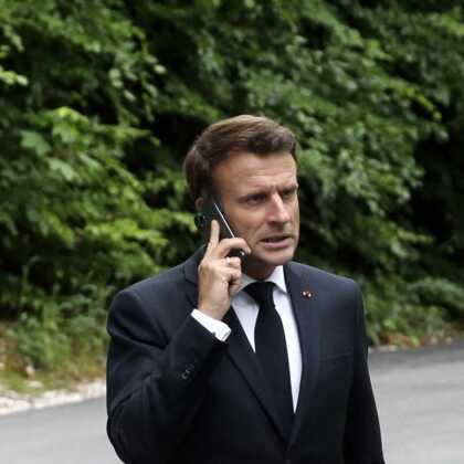 Poulin2012's tweet photo. « Allo Gérald, dis, tu sais si on la capacité de mettre tout le stade de France en GAV avec comparution immédiate ? Ouais dans le cadre de la préparation des JO. » https://t.co/AFr9HdfYzr