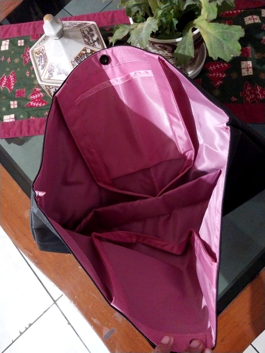 martwinda's tweet photo. TOTEBAG BLACKPINK X STARBUCKS, only 1 PCS. GRAB THIS ONE, NOWWWWW! 

COD: Jakpus / Jaksel. E-commerce: Tokopedia only ya! Price? DM me. Cakep bgt help 🫶🏻🥰🫶🏻🥰 https://t.co/9Qj18o84Yf
