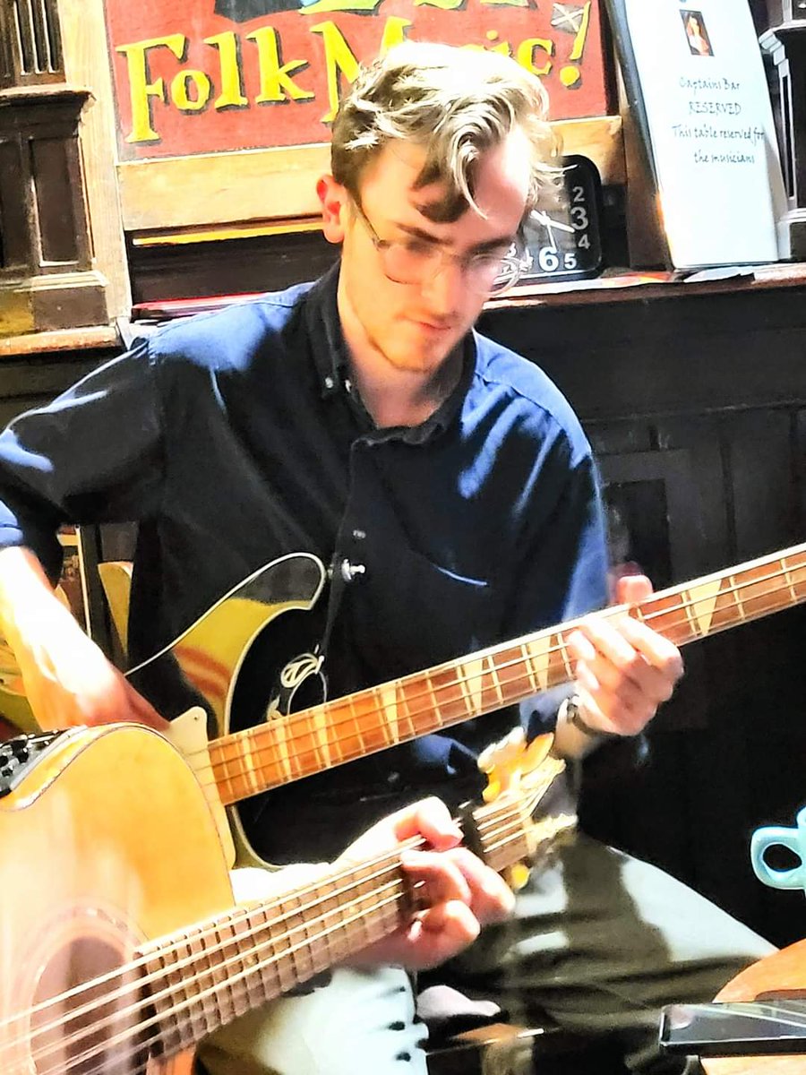 Captain's Bar tweet media