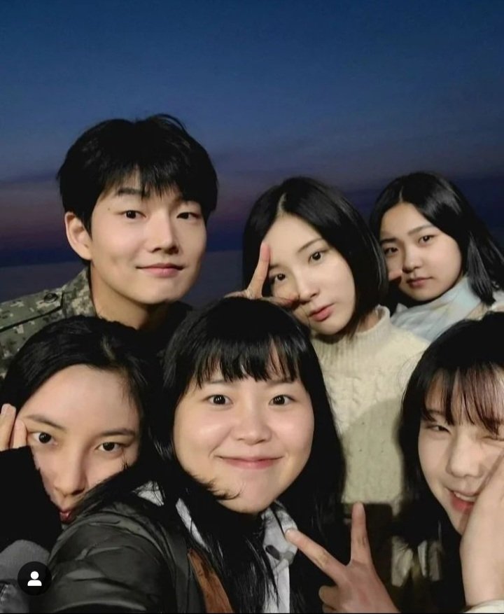 yourfuturenami's tweet photo. Aku menonton #dutyafterschool hari ini dan dapat banyak banget pelajaran, tapi yg paling penting:
-Tidak perlu terobsesi terhadap sesuatu di dunia ini terlalu sebegitunya, yang paling penting adalah kekompakan antar teman dan saling menyayangi sesama manusia https://t.co/51Mt4kU0KN