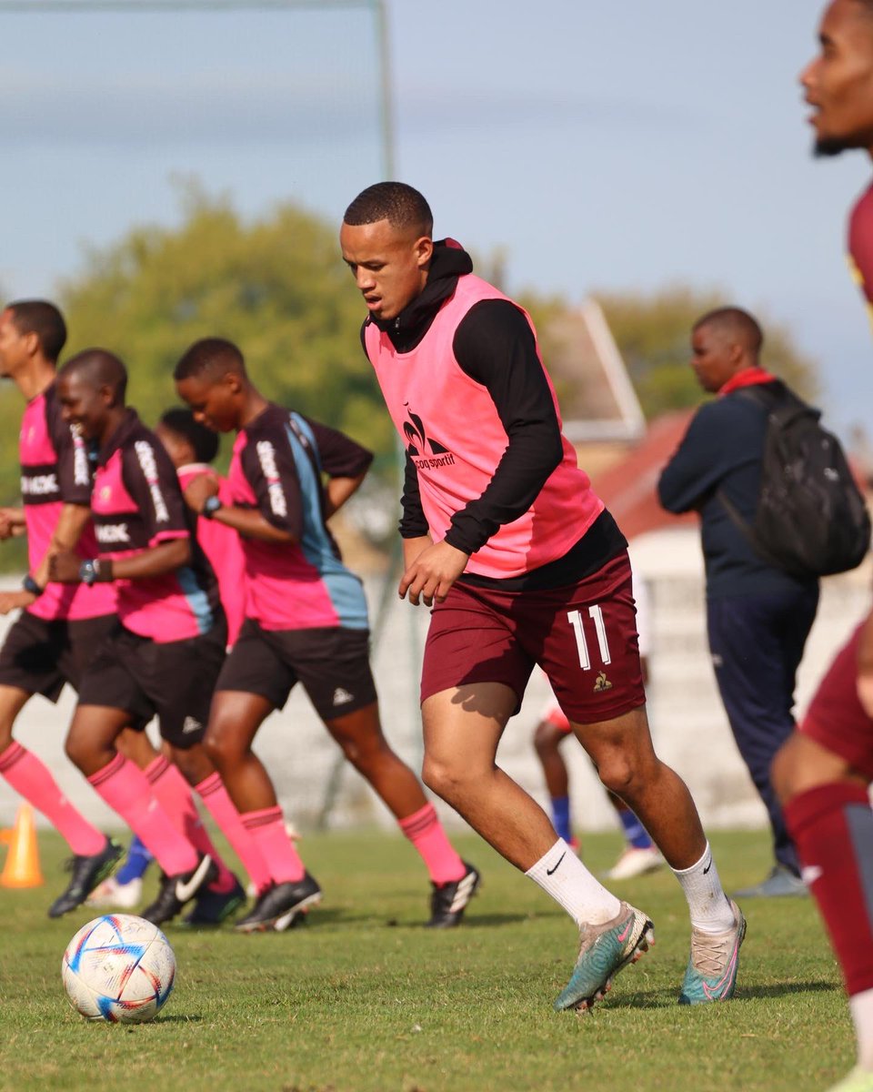SFCAcademy's tweet photo. The boys are getting warmed up 👊 

#DStvDiski #StellenboschFC https://t.co/gUUQcnaCNc