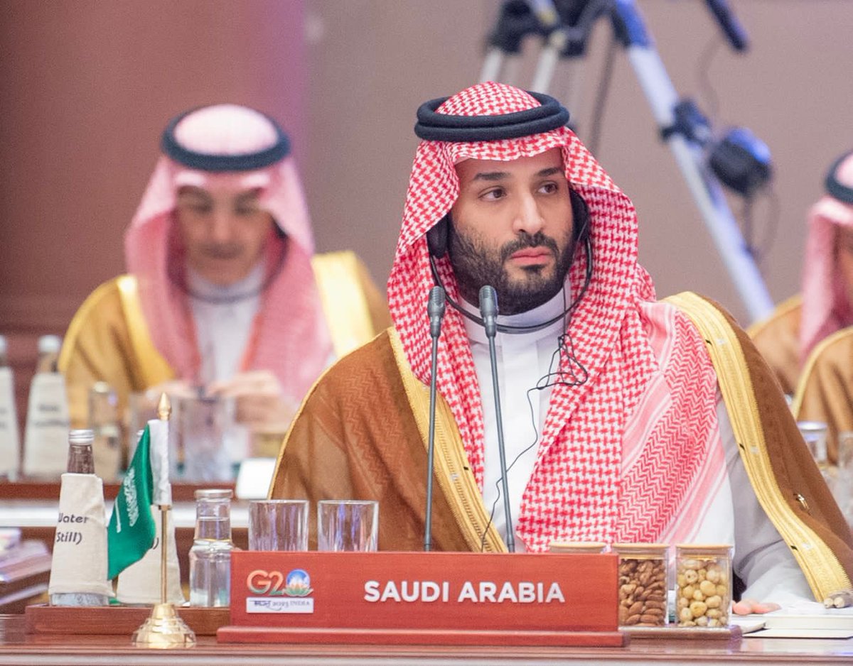 Alsaud_History's tweet photo. القمة في كل قمة 💚🤍
 #ولي_العهد_في_قمة_العشرين https://t.co/behSsikOD5