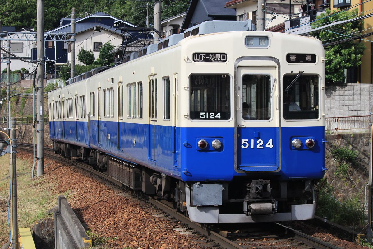 niconico23300's tweet photo. のせでんの5124Fが正雀へと入場しましたね。

ワンマンプレート無しで運用に入ってる姿を見たのは、これが最初で最後でした。

2023年09月02日撮影
#能勢電鉄 #能勢電車 #のせでん #5100系 #5124F #電車 #鉄道 #阪急電鉄 #阪急電車 https://t.co/wgFqd2DgFy