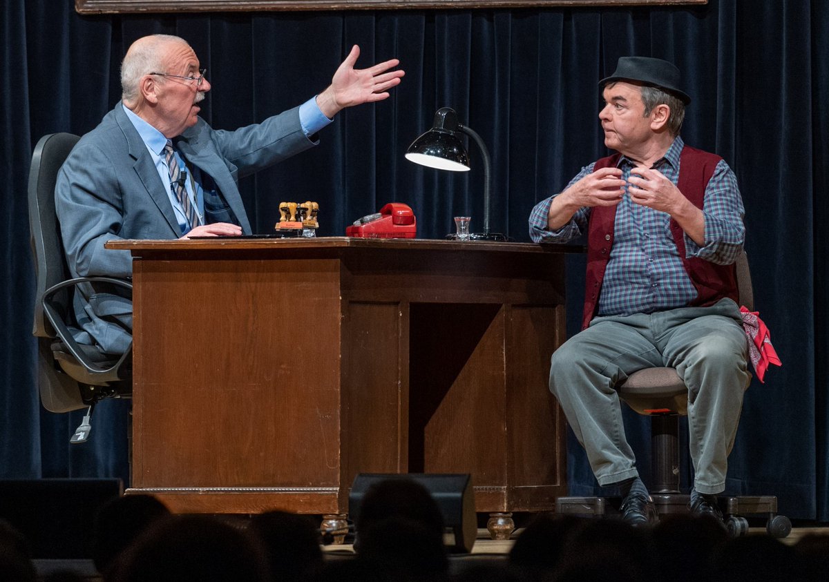 Karlheinz #Hartmann ist tot. Der Volksschauspieler wurde vor allem durch seine Rolle im Duo "Hannes und der Bürgermeister" bekannt. Ein Rückblick auf die Auftritte in der Region #Heilbronn. stimme.de/4838855