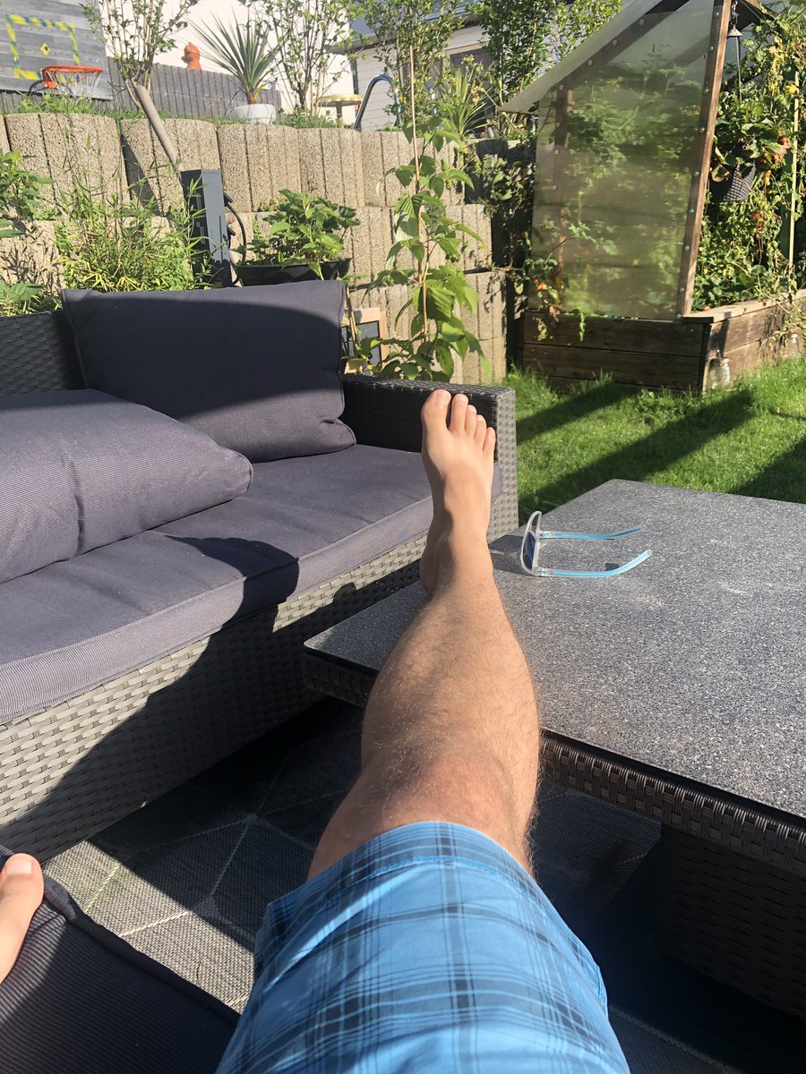 lordraydon's tweet photo. Guten Morgen ☀️ 
#terrasse #garten #sonne #Wochenende https://t.co/vRblMQ1wUg