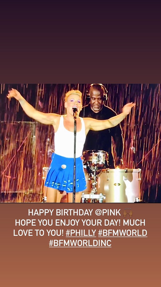 Pink's European Team ❤ tweet media