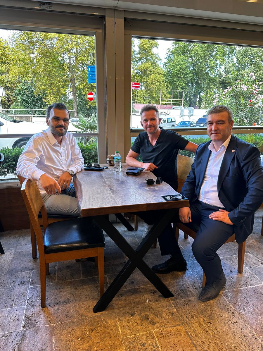 VahdetOzkocak's tweet photo. İstanbul’umuz da @akademik2023 ekibimizden @_VedatKAYA2023_ ve @DenklikDiploma Başkanı @ahmet_ozdemir54 ile birlikte yeni yasama döneminde yapacağımız çalışmaları konuştuk. 
Gazi @TBMMresmi de ele alınacak konularımız belli. Çözüm de belli. 
Gayret bizden takdir Allah’tan 🤲 https://t.co/P1SsljWlhR