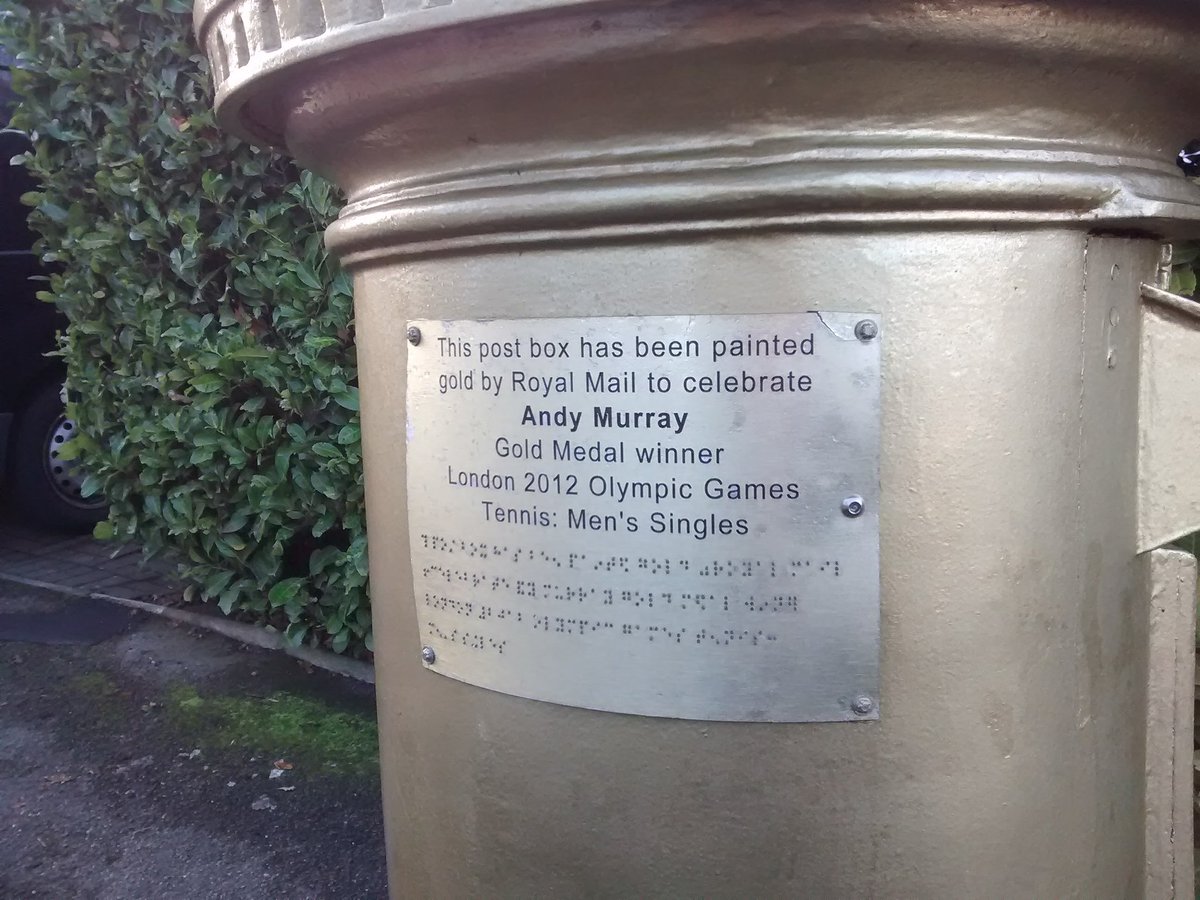 timplumb's tweet photo. A gold postbox in Wimbledon. #PostboxSaturday https://t.co/pOFa7uol6b