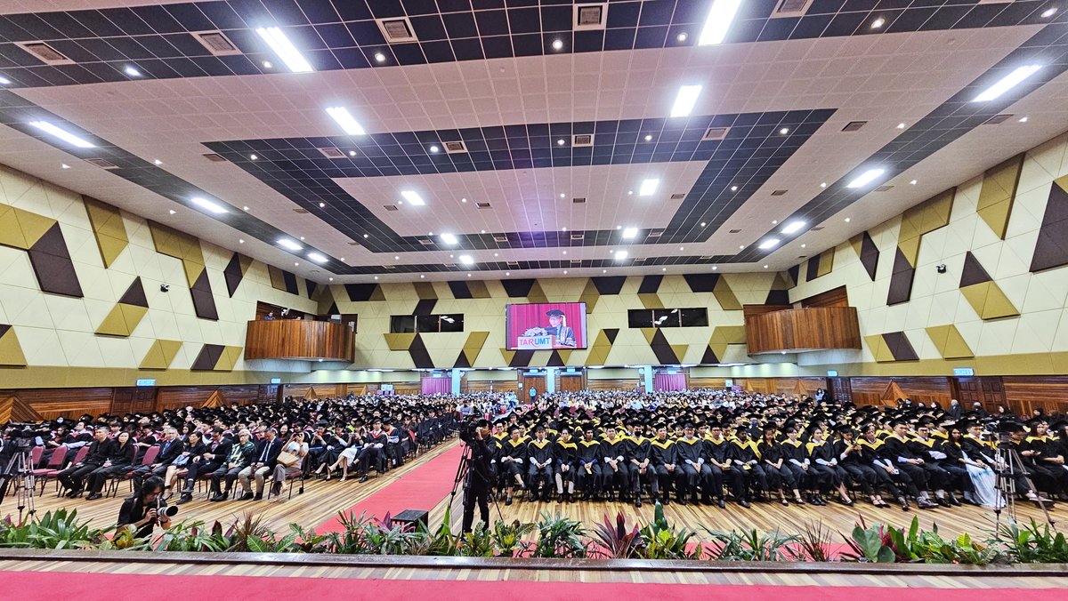 This morning I attended the Convocation of the Tunku Abdul Rahman University of Management & Technology as one of its trustees. Congratulations to all the graduates of #TARUMT 👨‍🎓