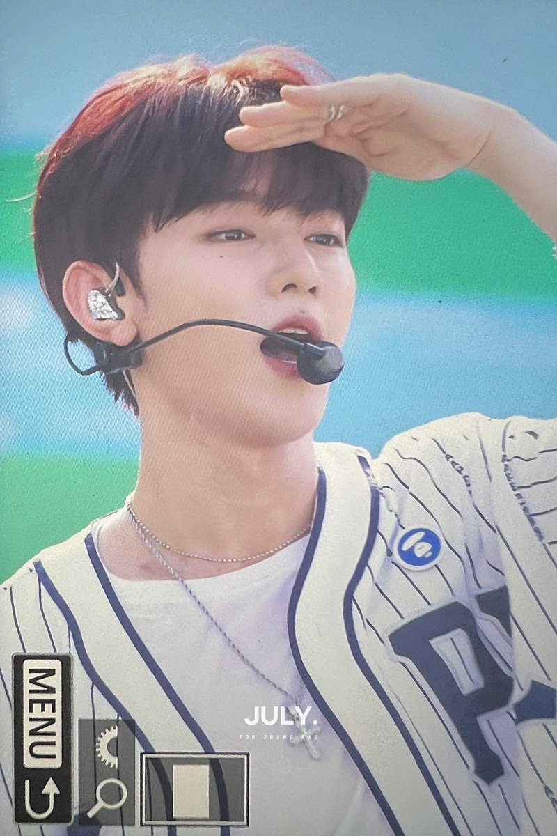 julyzhhao's tweet photo. 230909 우주먼지 오랜만이야 🥹 #장하오 #章昊 #ZHANGHAO #ジャンハオ #ZB1 #ZEROBASEONE https://t.co/OZsBppgVg2