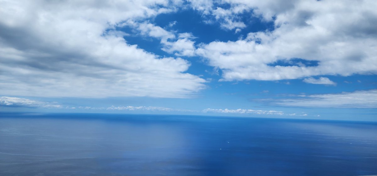 EdwardYip8's tweet photo. Madeira 🌞🌞🌞 
Enjoy my sun and beach 😎😎😎
I have turned black 🌚🌚🌚🌚
Cr7 😃😃 https://t.co/yWdQkKYcMH