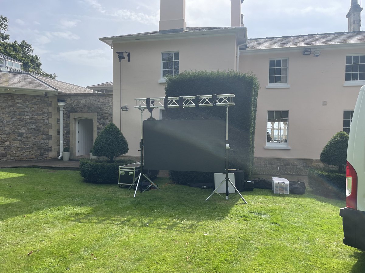 HighRiseproject's tweet photo. Screens out this week for a VIP - NDA says I can’t disclose to much but look at this beautiful setting. Screen was being used for the rugby this weekend. https://t.co/KeXZ6hc9rn