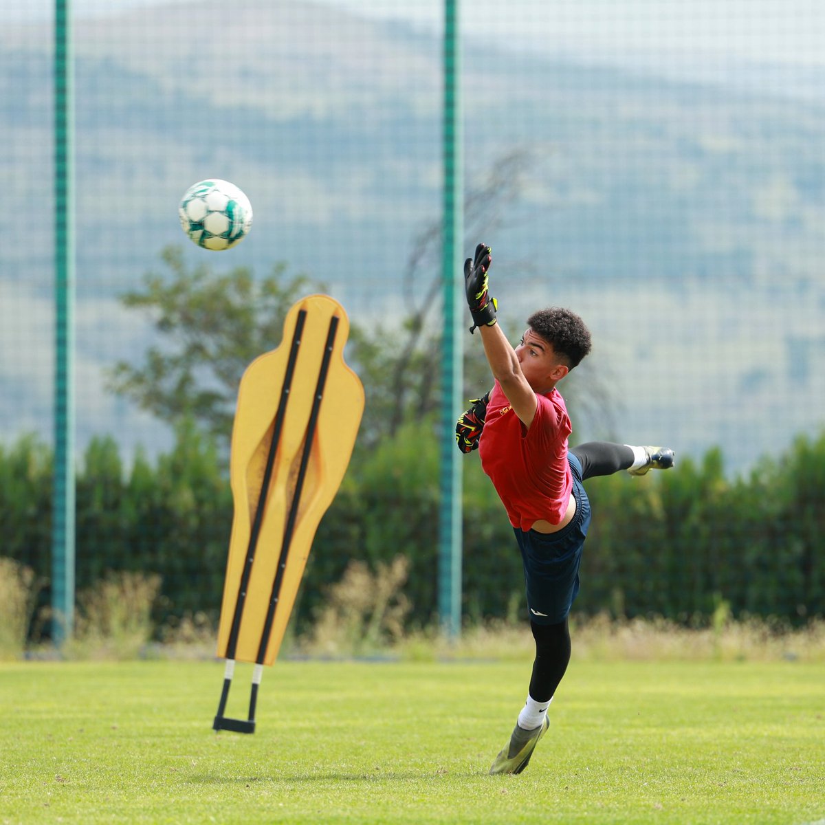 FC_Pyunik's tweet photo. The great experience for Academy players π
Pyunikβ2008 goalkeeper Artur Petrosyan, football players of Pyunik Academy Vyacheslav Afyan and Harutyun Asatryan together with the main team participate in the training camp in Georgia π¬πͺ π€©
#Pyunik #PyunikAcademy #trainingcamp https://t.co/Q48HOsR0Mg