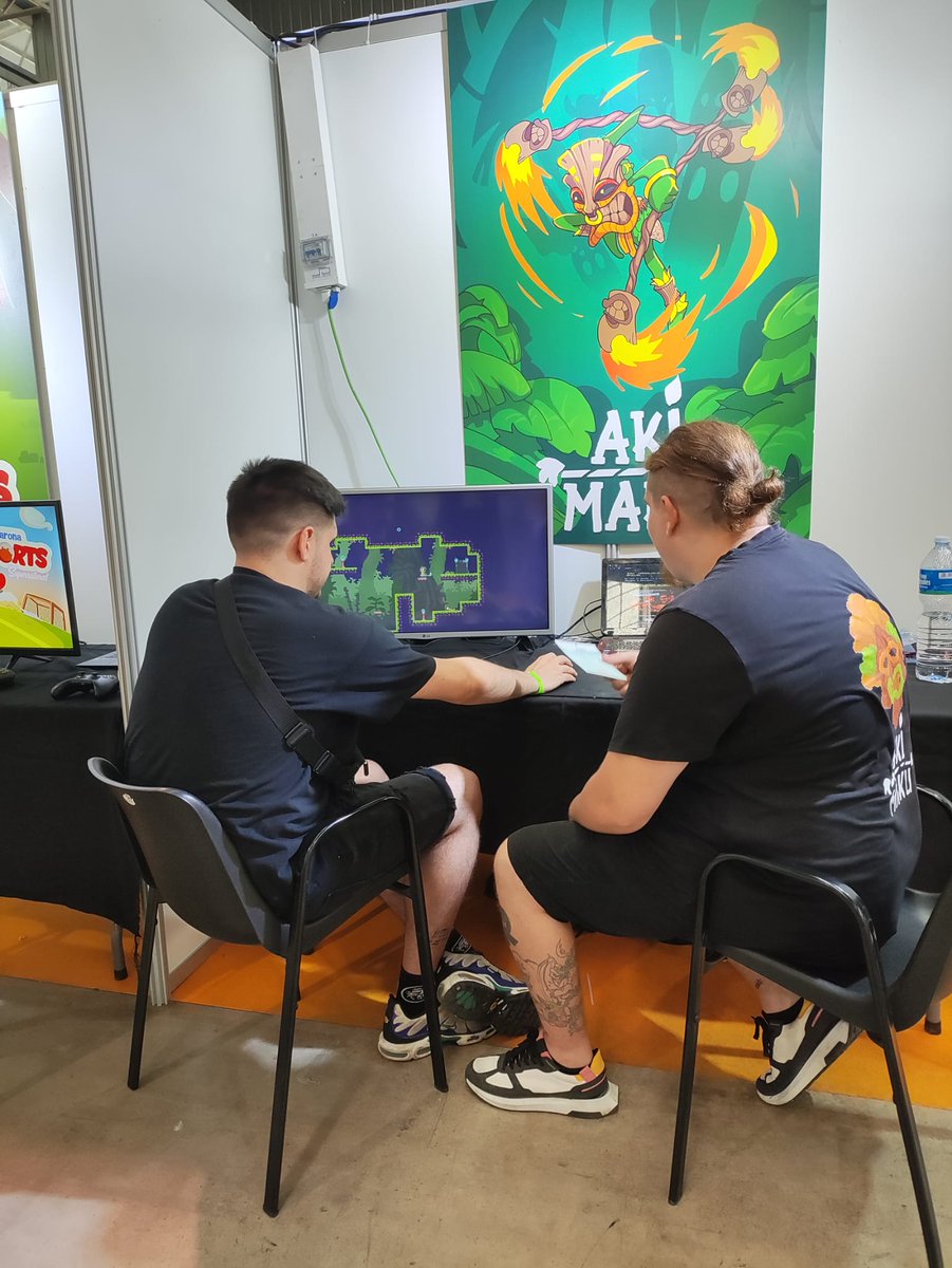 GranJ_dev's tweet image. Ayer dia super divertido con mi home @Pazos_64 y @ChusoMMontero en la @IndieDevDay  conociendo a gente estupenda y proyectos super guapos, a ver como va hoy chumachos!