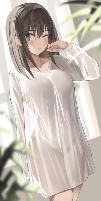 体のラインが出ない服 