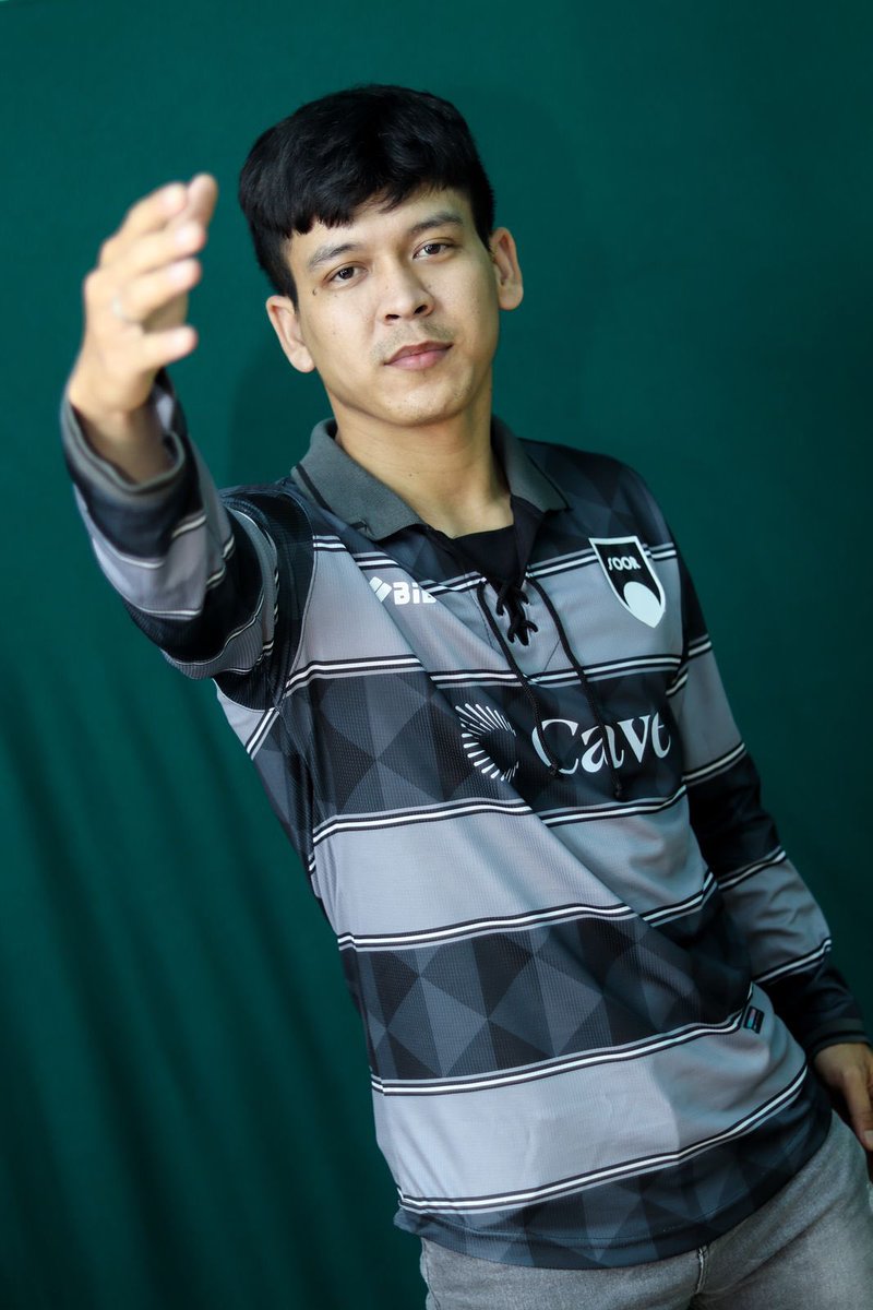SoorFC's tweet photo. Tambah lagi baju kipernya keren kaliii oiii https://t.co/e46xiGjqi8