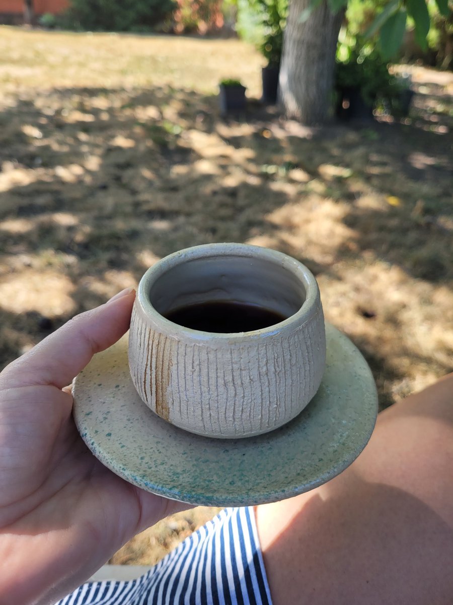 jansky37's tweet photo. Morning be like #ceramics #Coffee #doggos #WeekendVibes https://t.co/Z0nTghhhj4