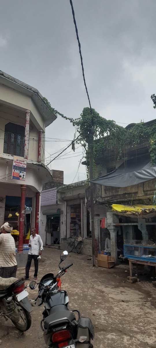 npkishanpur's tweet photo. 440 वोल्ट लाइन फ़ॉल्ट केबिल को सुधार कर प्रकाश व्यवस्था दुरुस्त कर दिया गया है। https://t.co/4a4AZEGlCM