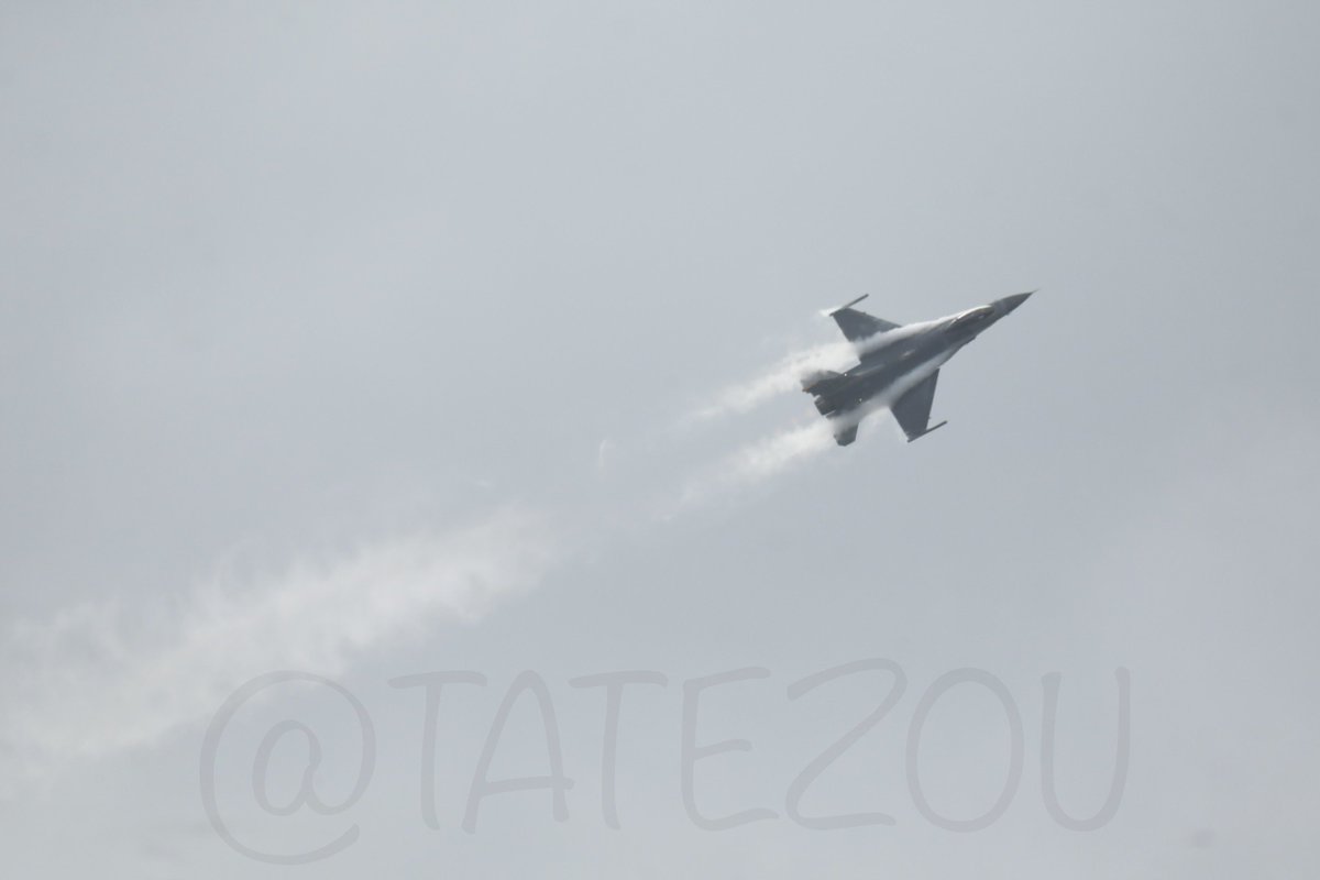 _tatezou's tweet image. 2023/09/09 #航空自衛隊 #三沢基地 (#RJSM)  #SM_watcher 
F-16デモフライト訓練(#DemoPacaf #PACAFViperDEMO)
ベイパーが帯に⸜(* ॑꒳ ॑*  )⸝
