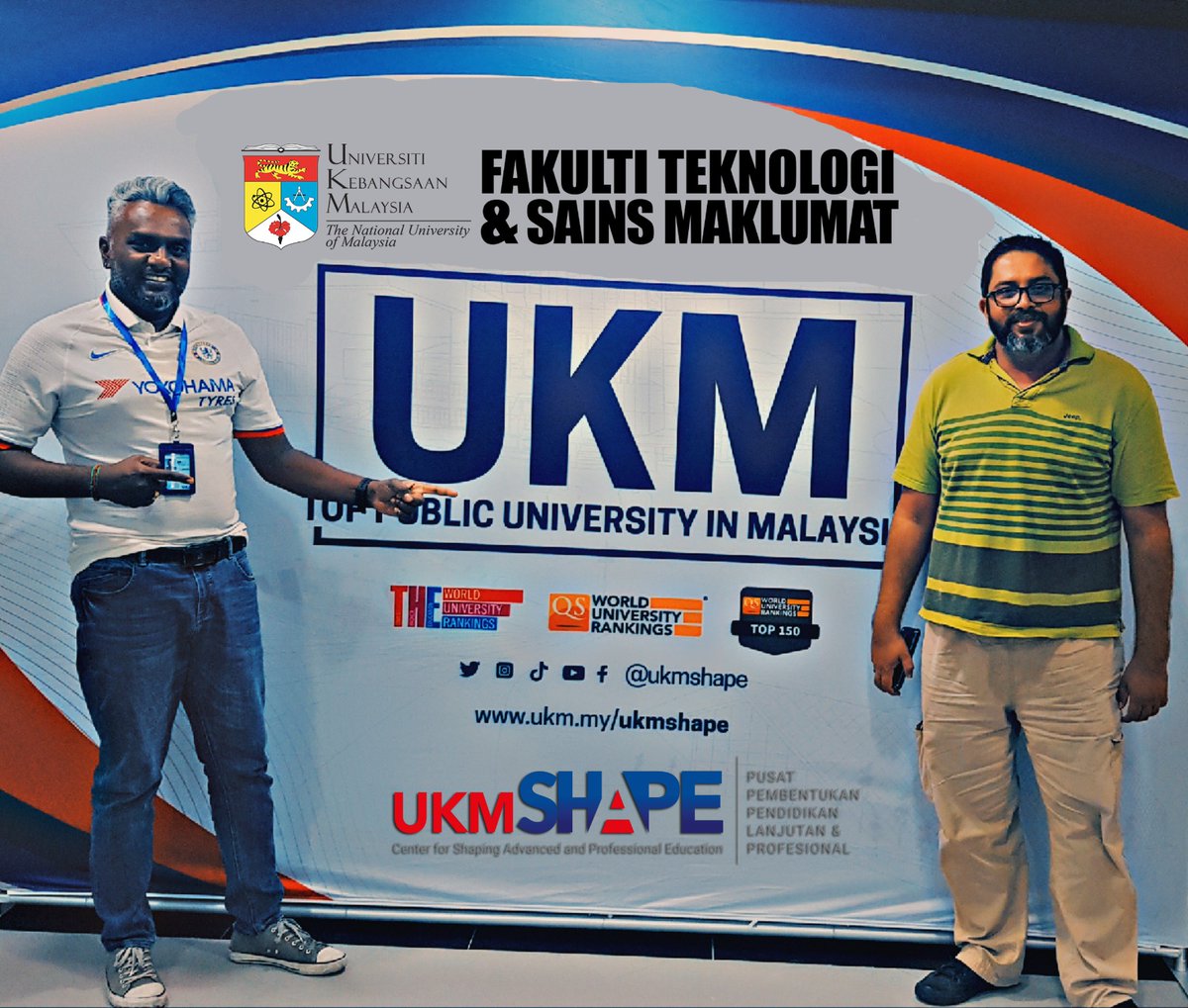 Sara_Saravanan's tweet photo. ✨You Can Count the Number of Seeds of an Apple but You Can't Estimate the Number of Apples in a Seed. FUTURE is Unseen, Always HOPE for the Best.✨
🙏💐Thank you so much Prof Dr Dalbir🙏❤️ #ukm2023 #ukmshape #postgraduatestudies #researchstudies #finalproject #meetup https://t.co/J6gKCtvLup