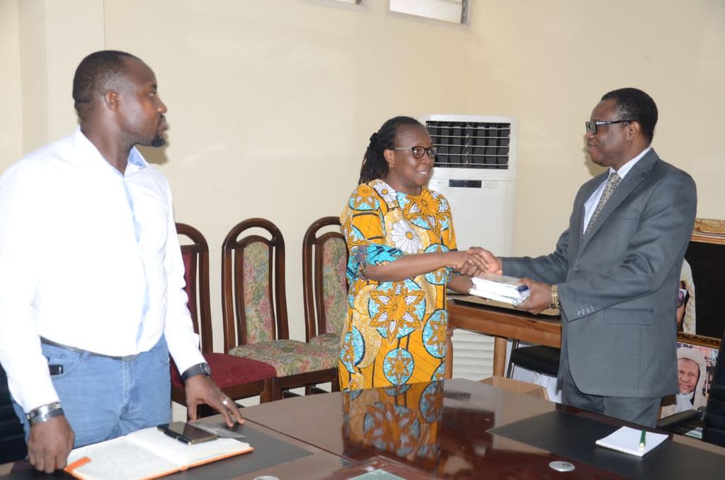 We paid a familiarisation visit to the Chief Judge of #EdoState 
This is to strengthen collaboration on the effective implementation of the Administration of Criminal Justice Law in <a href="/EdoState/">EdoState</a>
<a href="/EdoStateGovt/">Edo State Government</a> <a href="/NOA_EdoState/">NOA Edo State</a> <a href="/cleenfoundation/">CLEEN Foundation</a> <a href="/GovernorObaseki/">H. E. Godwin Obaseki</a> <a href="/PoliceNG/">Nigeria Police Force</a>