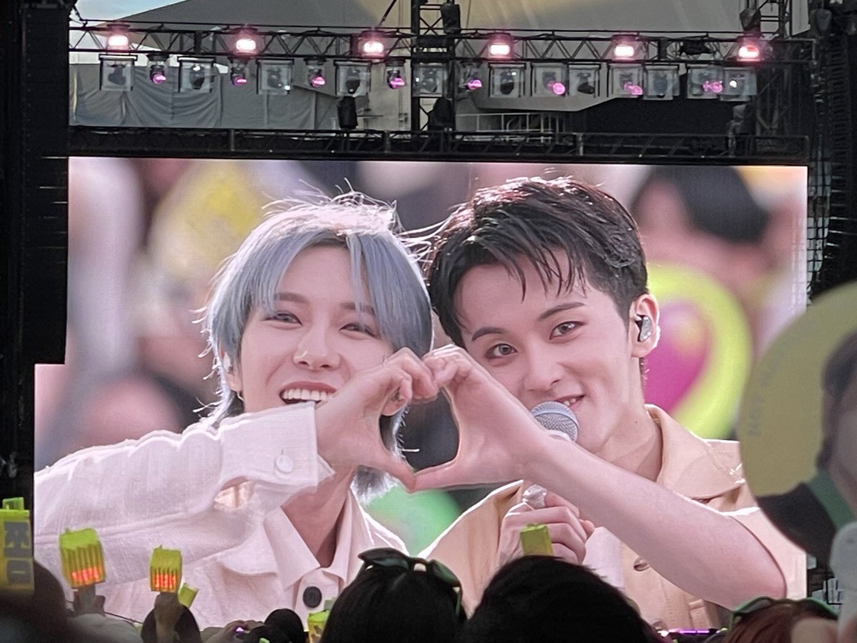 LMKFEED's tweet image. 🦊🫶🏼🐯