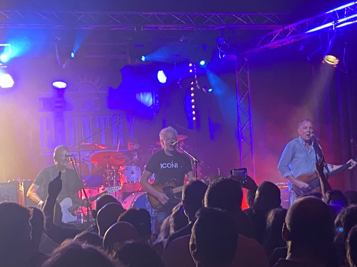 InTheCrowdUK's tweet photo. Another trip up from Berwick for an event at @macartscentre , Galashiels, this time with @BigCountryUK . Such a great venue and people 👍#macarts #galashiels #bigcountry #thecrossing https://t.co/41JzpLCa6t