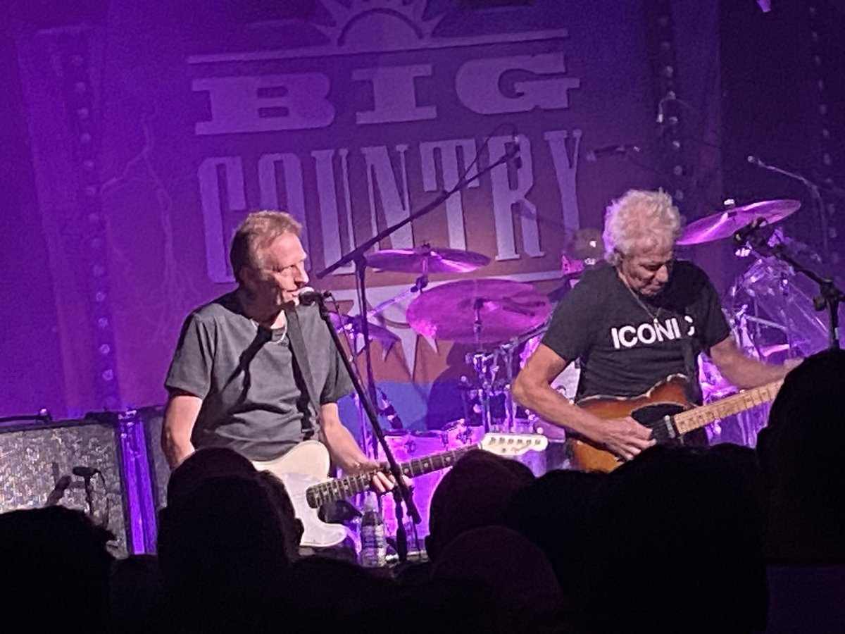 InTheCrowdUK's tweet photo. Another trip up from Berwick for an event at @macartscentre , Galashiels, this time with @BigCountryUK . Such a great venue and people 👍#macarts #galashiels #bigcountry #thecrossing https://t.co/41JzpLCa6t
