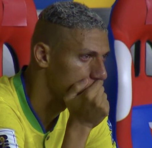 🚨🚨| Richarlison in tears after being substituted last night.