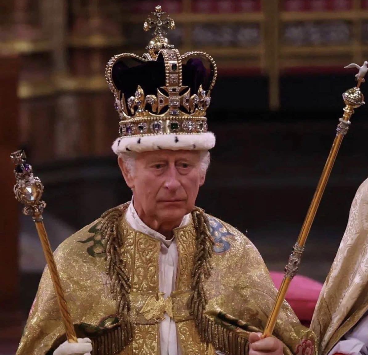 DearUncleBender's tweet photo. Altogether now:

If you're a parasite and you know it, wear a crown.
If you're a parasite and you know it, wear a crown.
If you're a parasite and you know it, and you really want to show it.
In the 21st fucking century, wear a crown 👑 https://t.co/Tc5V3LvvDf